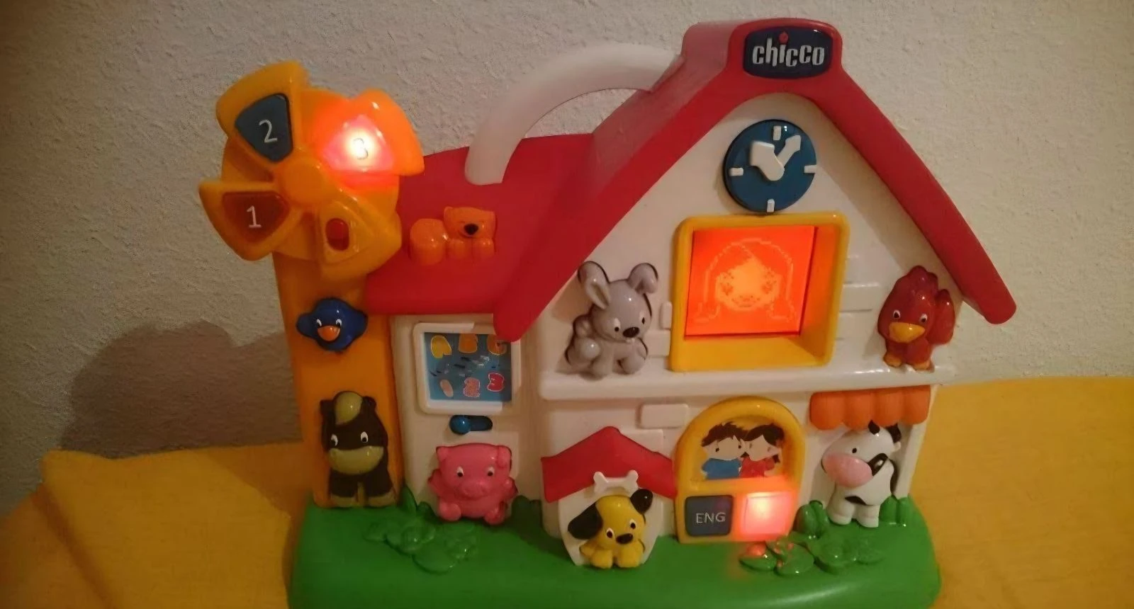 Granja Parlanchina bilingüe de Chicco